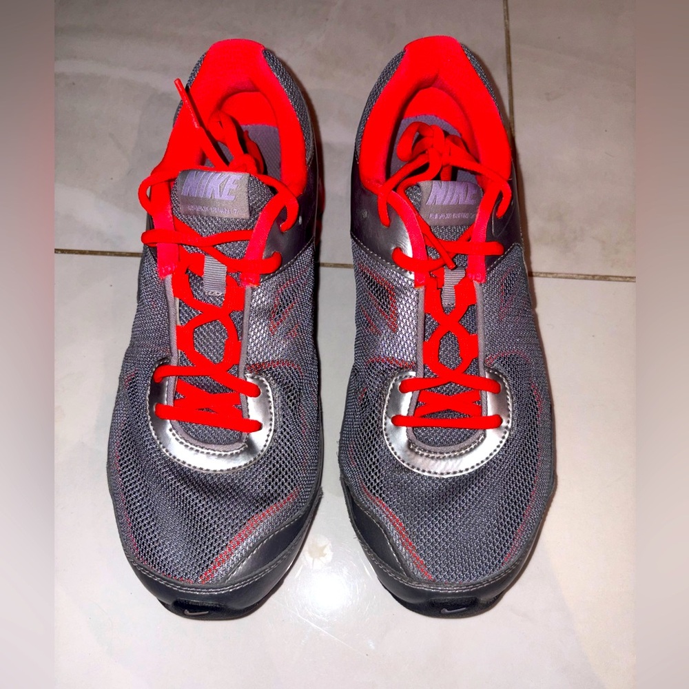 Women's Nike Shoes Size 10